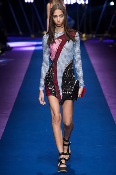 Look 50